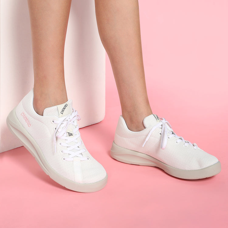 Classic Women's Multiplay Sneakers - White