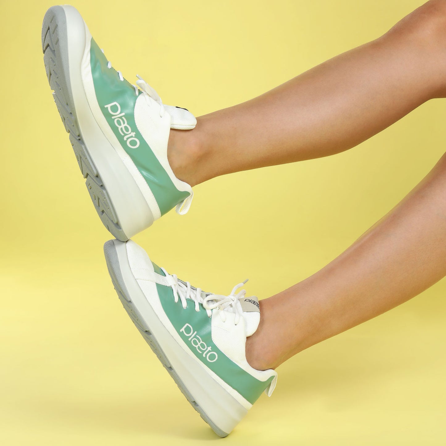 Glide Women's Sports Shoes - White / Green